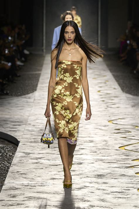 versace milan usine
